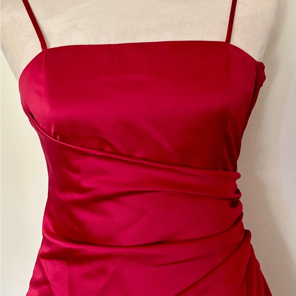 David's Bridal Size JB 16 Ruched Satin Style Apple Crimson Red Maxi Formal Dress - Picture 4 of 11